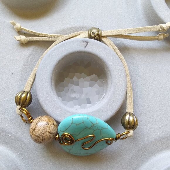 Large Wire Wrapped Heart + Suede Bracelet - Fully Adjustable Fits Most Wrists - Picture 5 of 9